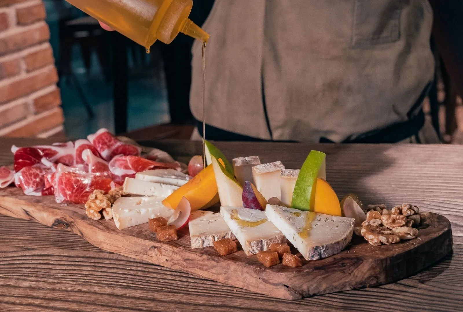 Crû Vinería, hostelería de Castellón: marca, fotografía y comunicación por La Bombilla Creativa
