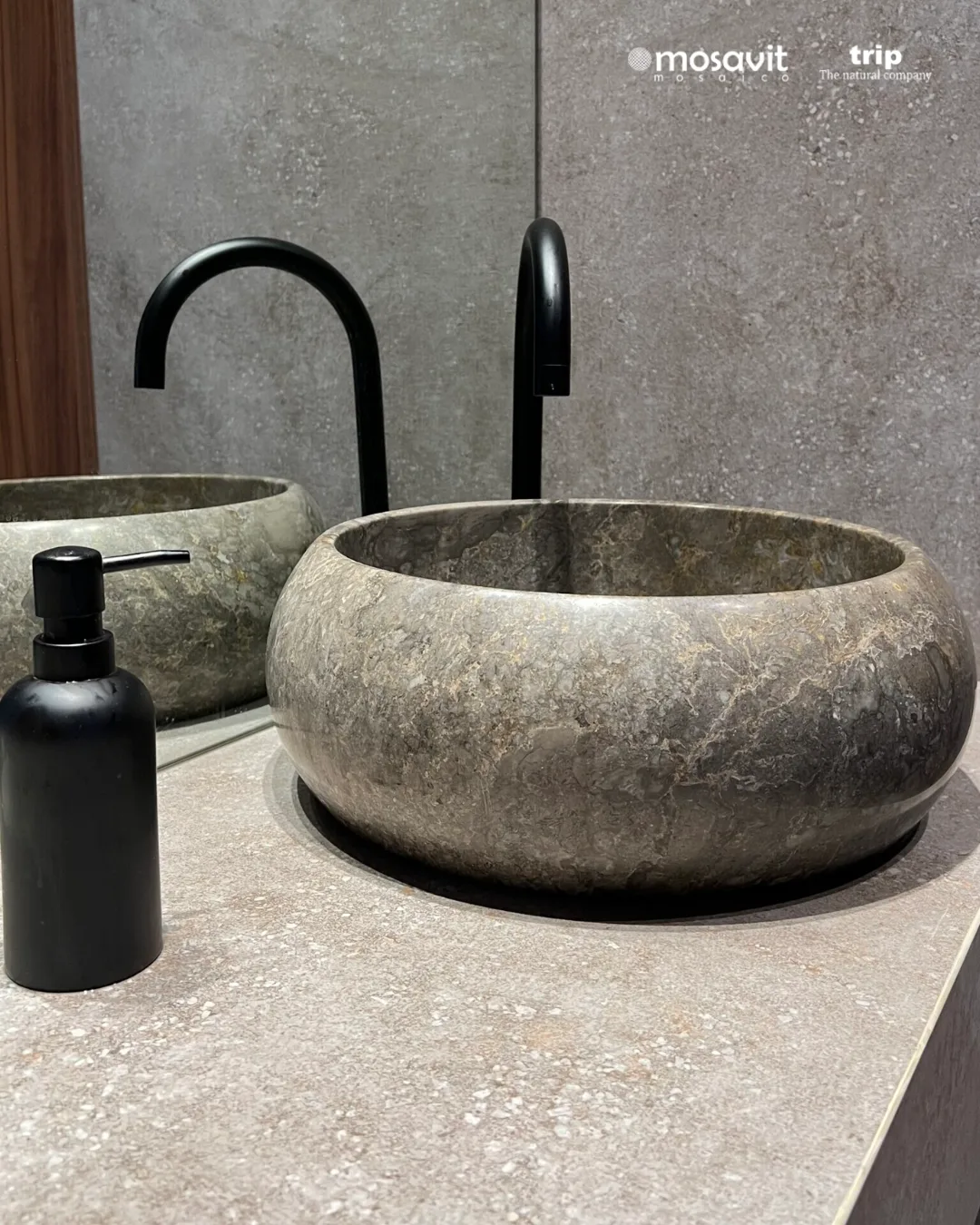 Fotografía de sus lavabos de La Tienda del Baño, cliente de La Bombilla Creativa en Castellón