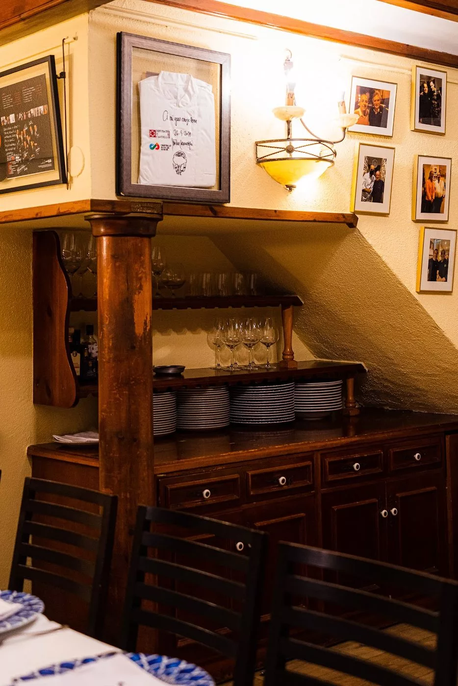 Gastro Grao · rincón y vajilla