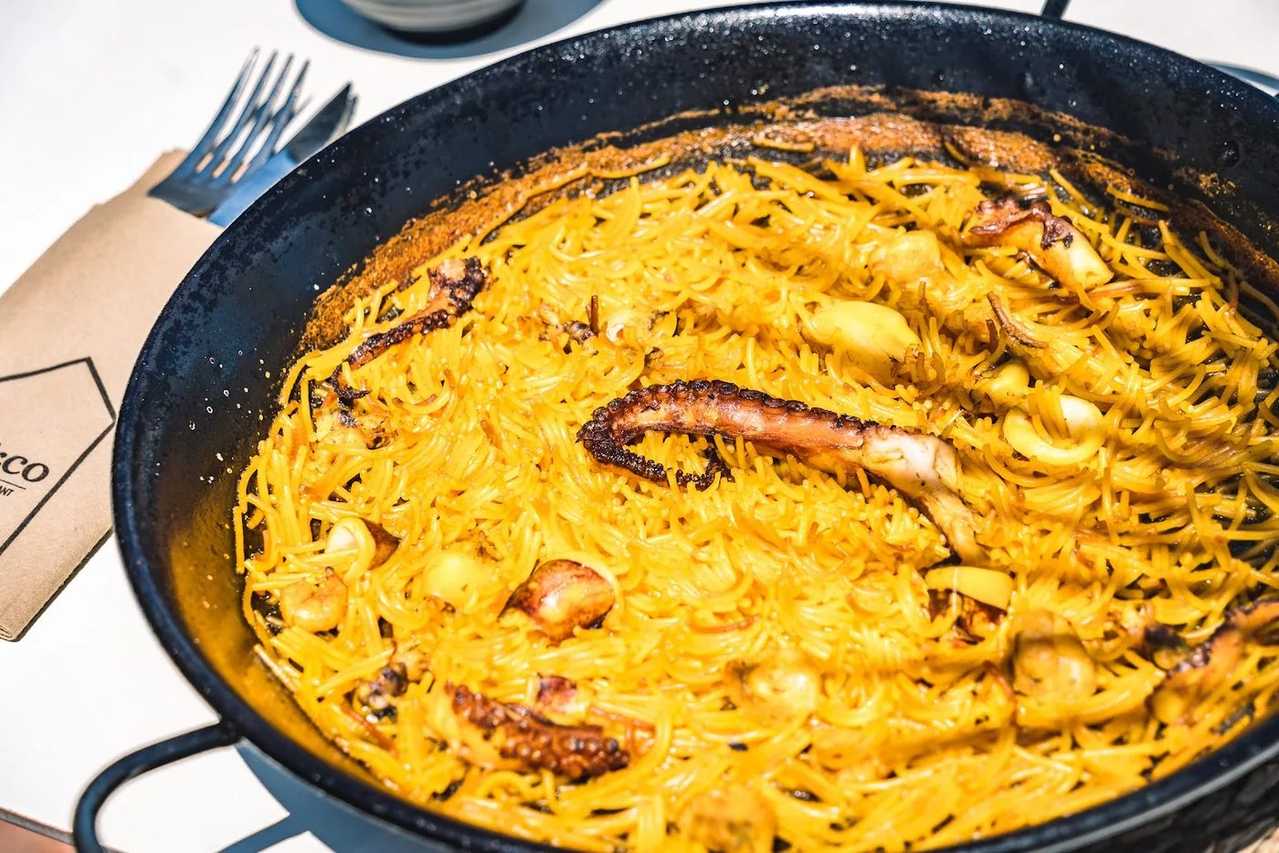 RI&CO · fideuá con pulpo